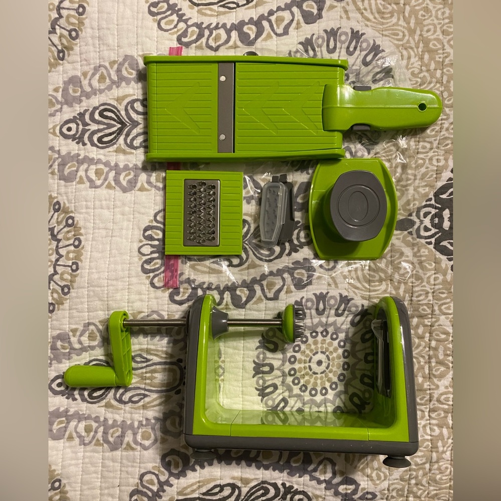 Mandolin/ Cheese grater